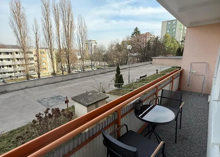 Modern Near Center With Easy Transport Access Apartment Bratislava