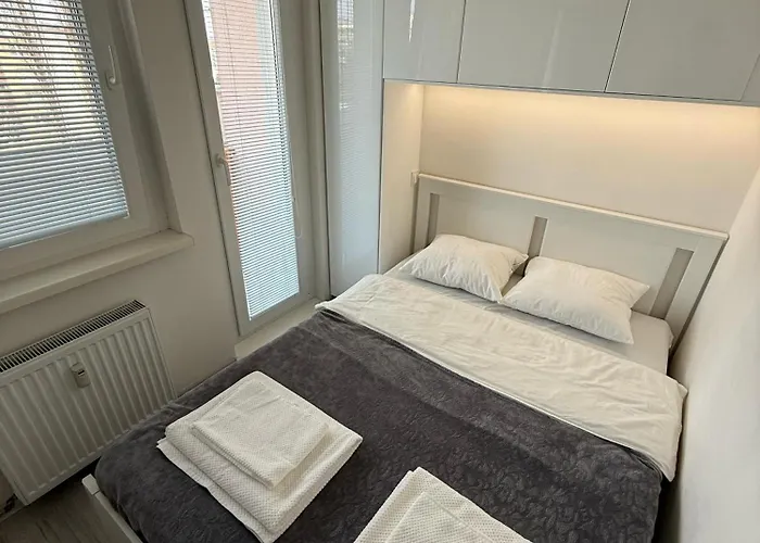 شقة Modern Near Center With Easy Transport Access براتسيلافا