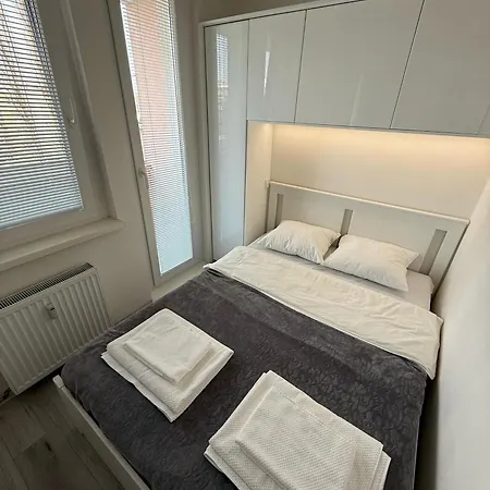 Διαμέρισμα Modern Near Center With Easy Transport Access Μπρατισλάβα