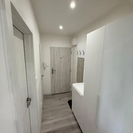 Modern Near Center With Easy Transport Access Διαμέρισμα Μπρατισλάβα